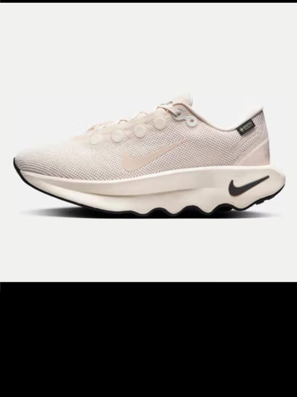 Nike Women's MOTIVA GORE-TEX Size 7 Cream Guava Ice